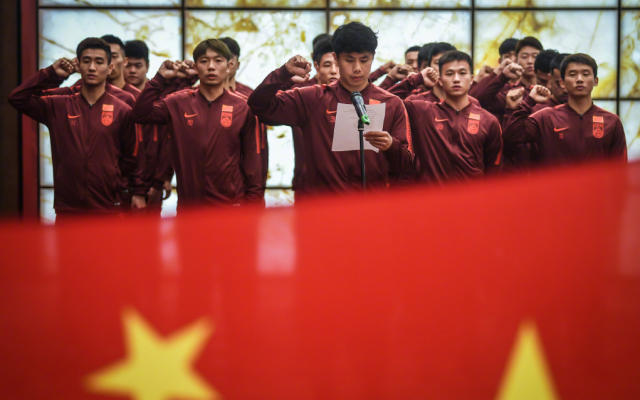JiuyouAPP下载-全国足球运动员职业形象提升，树立良好榜样