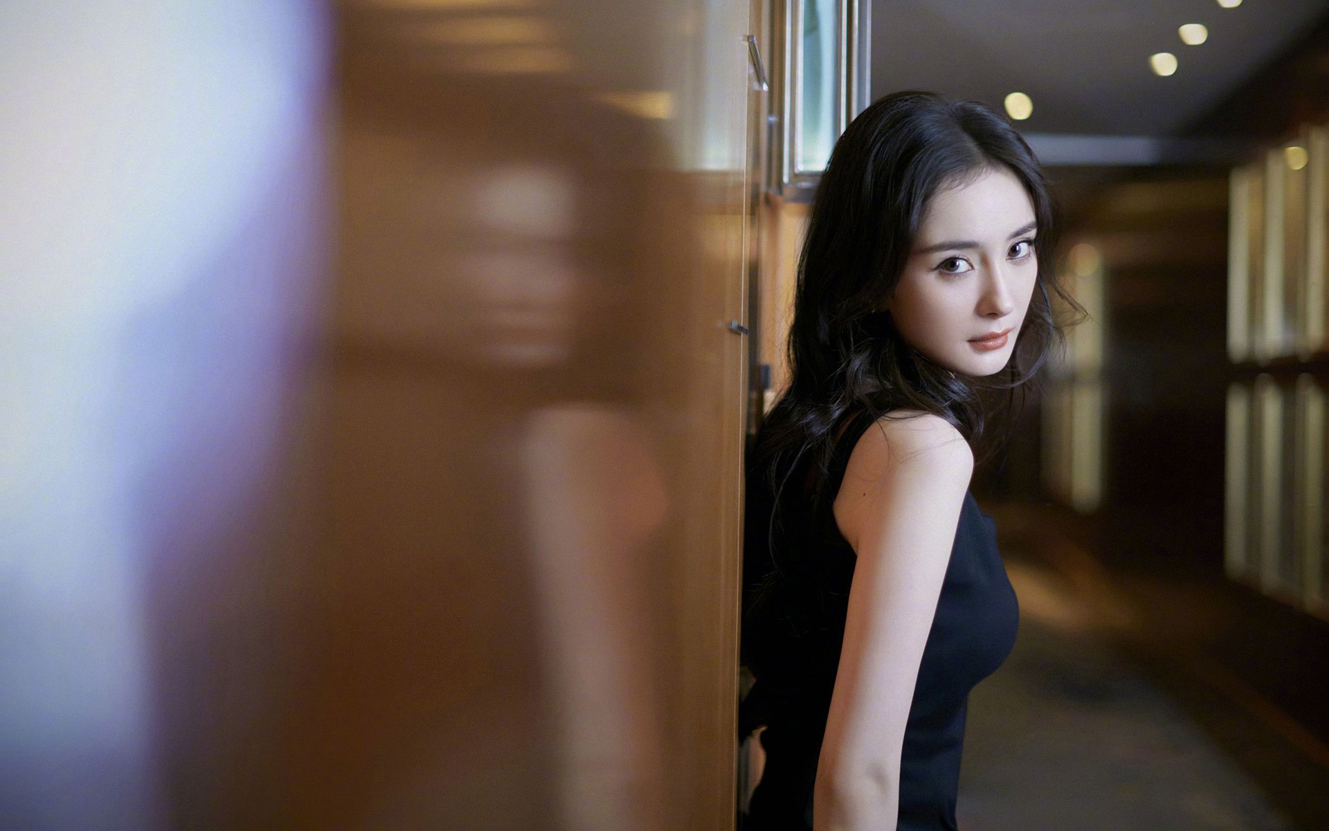 _夜光战场：夜间灯光秀激发不同精彩_，夜光灯视频