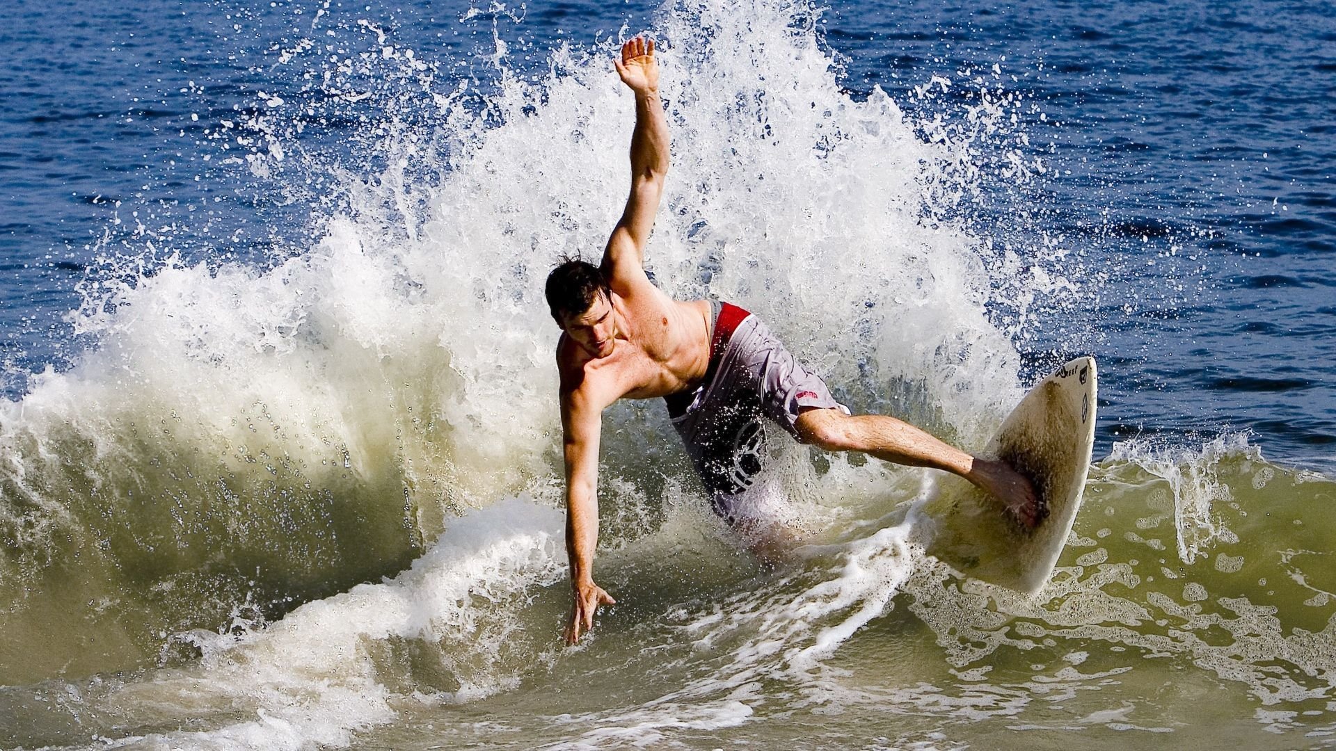 九游（jiuyou.com）游戏-《超级战队集结：阵容碾压对手的秘密》，超级战队杂谈