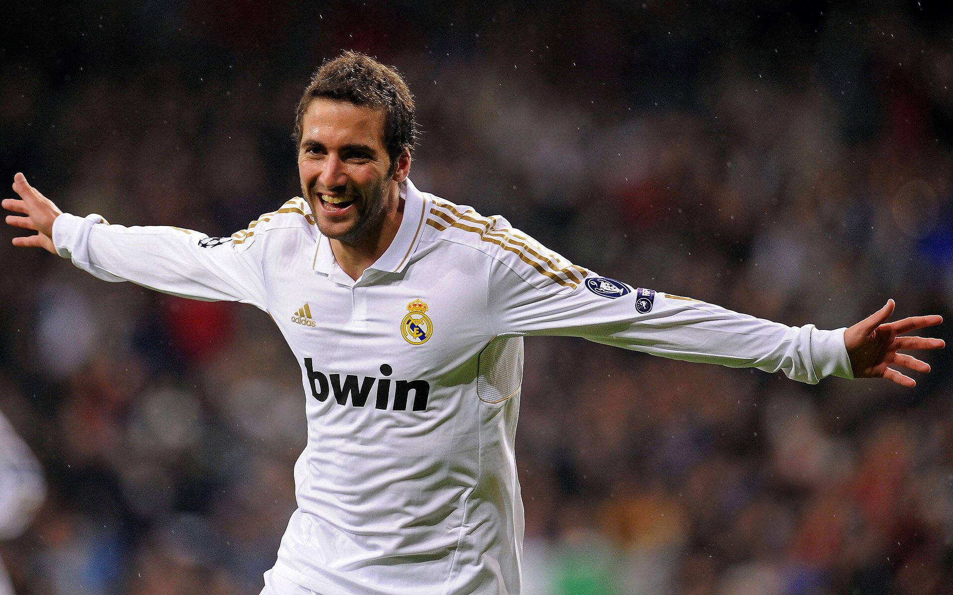 Jiuyou-运动员友情赛：比赛之外的温情瞬间，运动员友谊